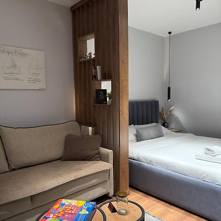 4Seasonsgea , Studio Apartment In Heart Of Тирана Екстер'єр фото